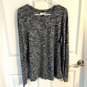 Black/white long sleeved women’s tee